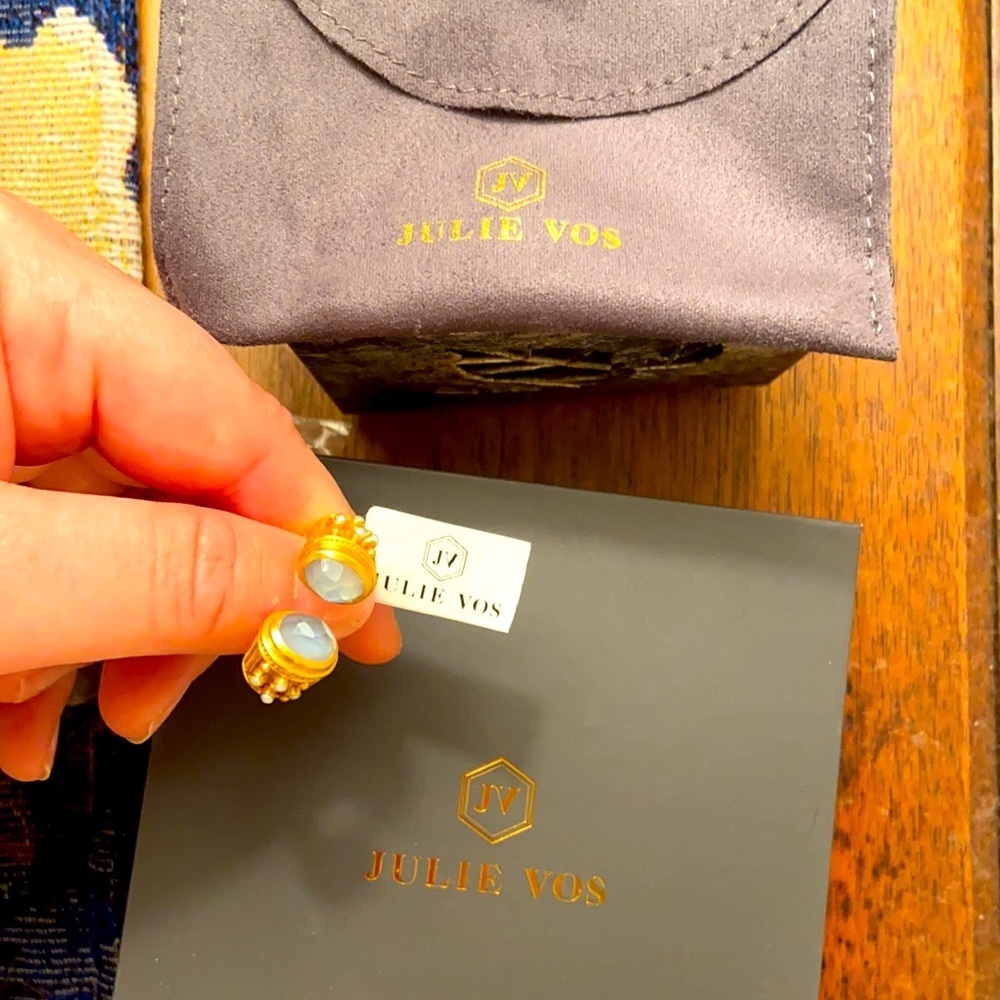 Julie Vos Ring